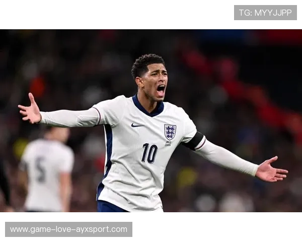 贝林厄姆脚尖轻推形成绝妙一传,英格兰瞬间打穿密集区——战术美学与默契的爆发 贝林厄姆脚尖轻推形成绝妙一传,英格兰瞬间打穿密集区——战术美学与默契的爆发