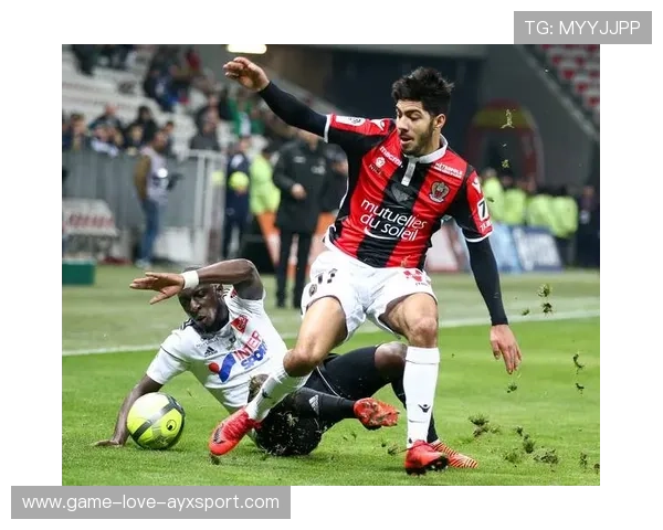 法甲朗斯多点配合,攻势持续压制对手——一场节奏与协作的战术盛宴