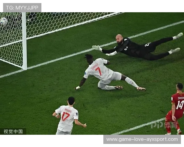 尤文弗拉霍维奇弧顶劲射破门球队气氛瞬间高涨